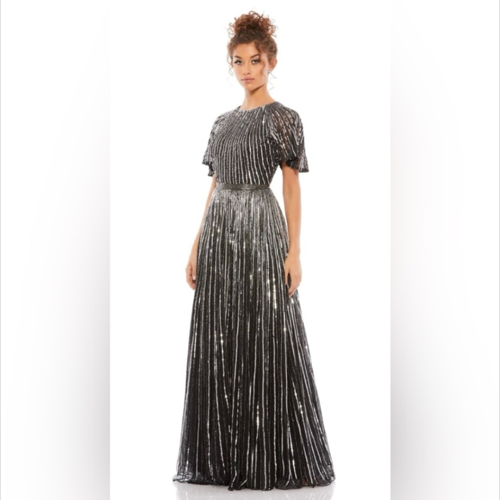 Mac Duggal Short Sleeved Ombre Sequined Evening Gown Size 18